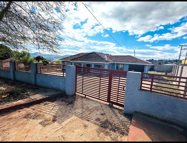 5 BEDROOM HOUSE FOR SALE IN EDENDALE J